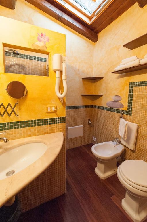 Bed And Breakfast Mblo Fondi Exterior foto