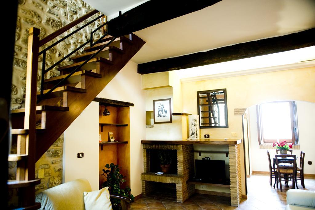 Bed And Breakfast Mblo Fondi Exterior foto