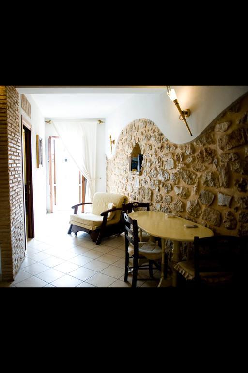 Bed And Breakfast Mblo Fondi Exterior foto