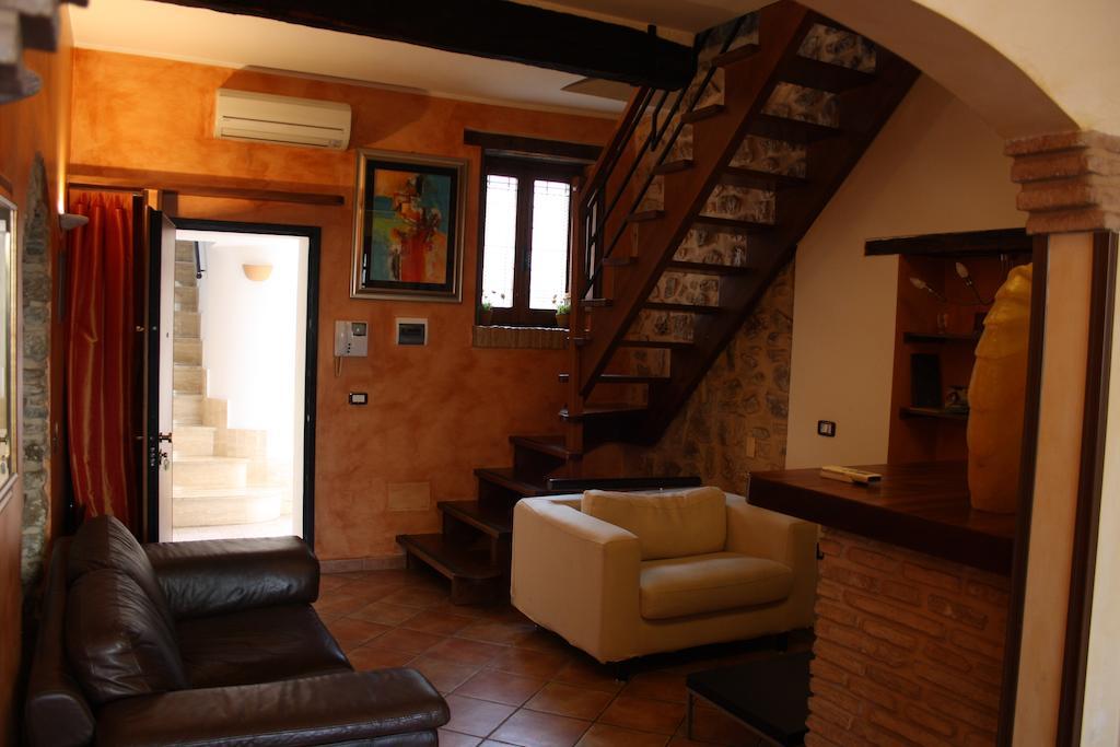Bed And Breakfast Mblo Fondi Exterior foto