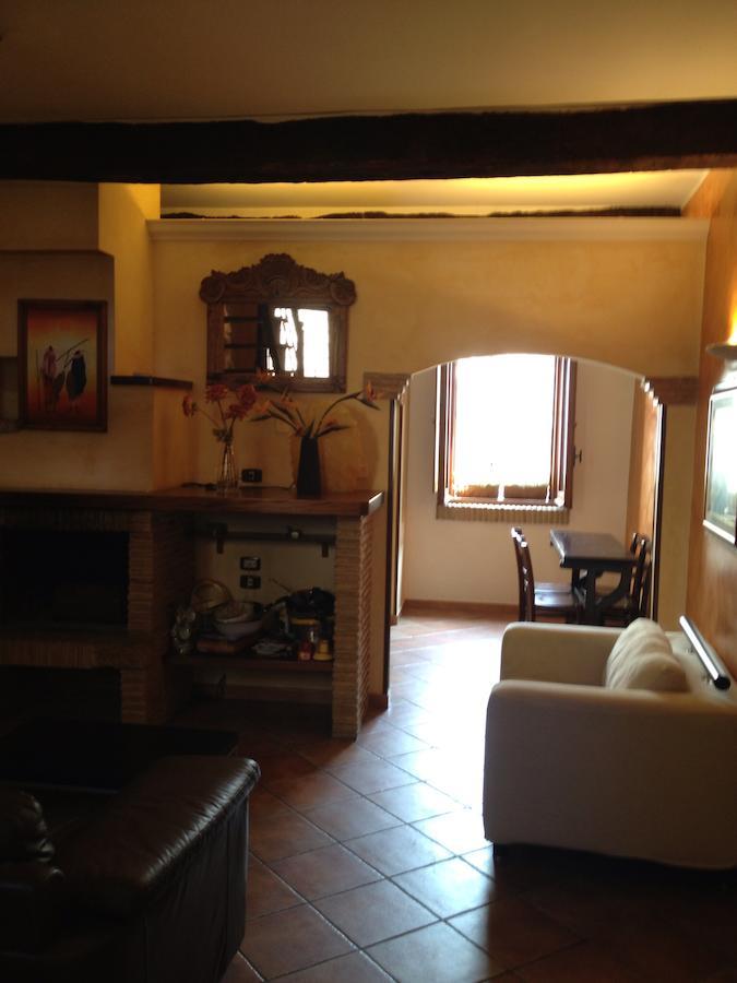 Bed And Breakfast Mblo Fondi Habitación foto
